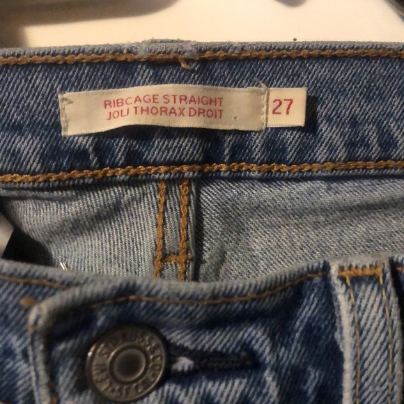Levi’s Ribcage Straight - Picture 2 of 3